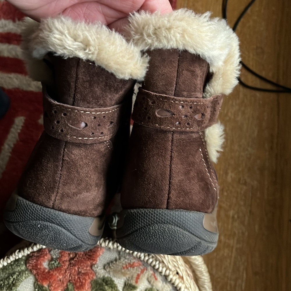 Earth Origin Boots 8 Gem